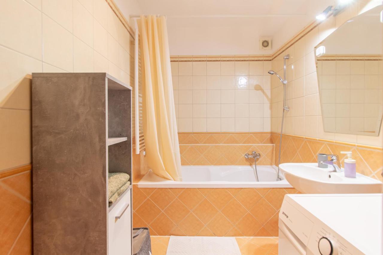 Viky'S Apartment Gyor Ngoại thất bức ảnh